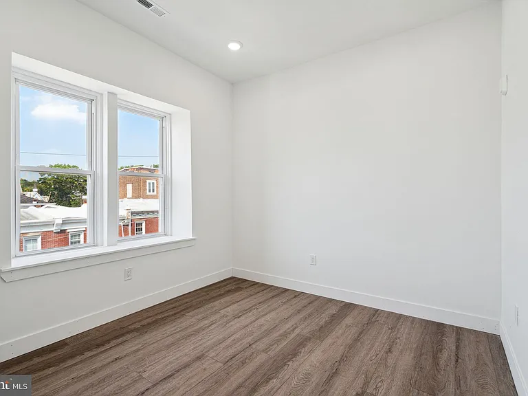5164 Ridge Ave #3 — Photo 3