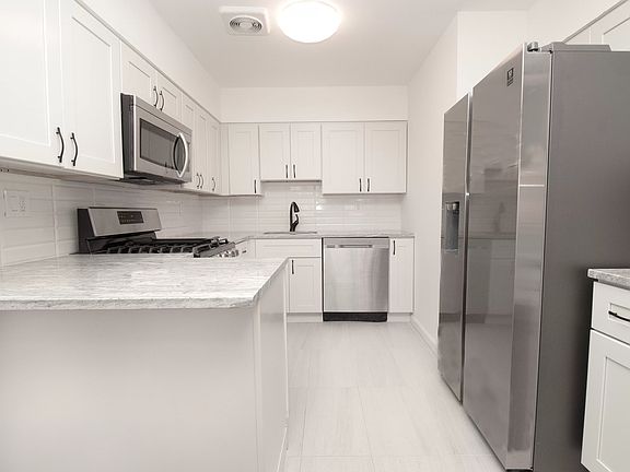 2nd image of 2151 Mapes Ave