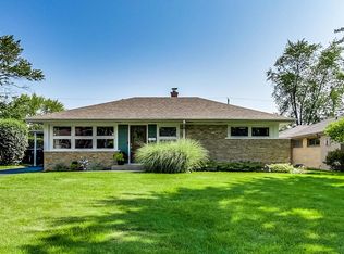 1109 Whitfield Rd, Northbrook, IL 60062