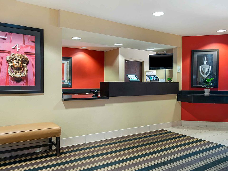 Lobby and Guest Check-in