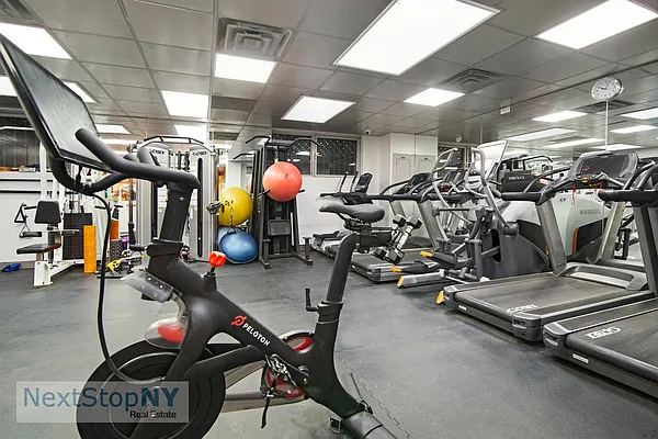 Rented by NextStopNY | media 16