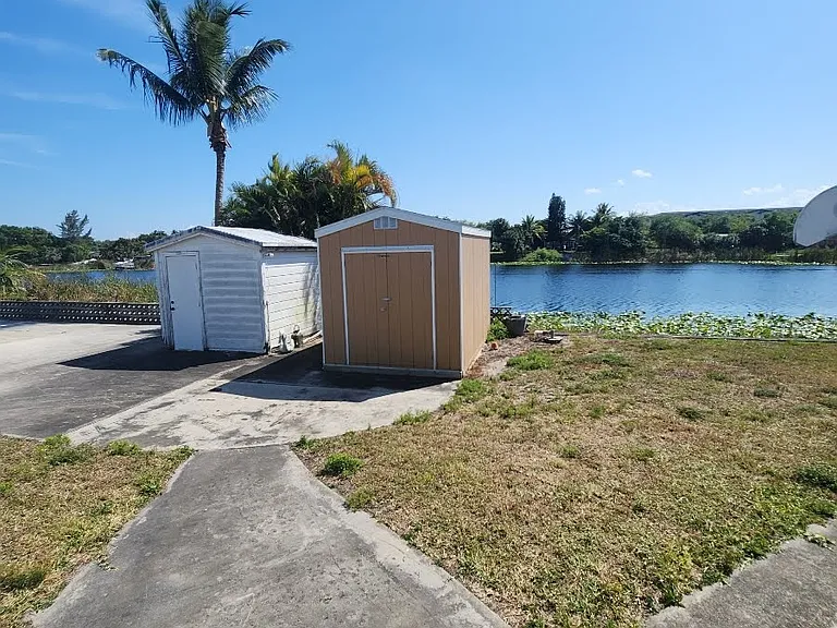 4248 Hibiscus Cir — Photo 19