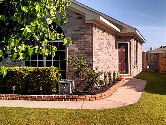 3rd image of 4917 Shady Cliff Ln