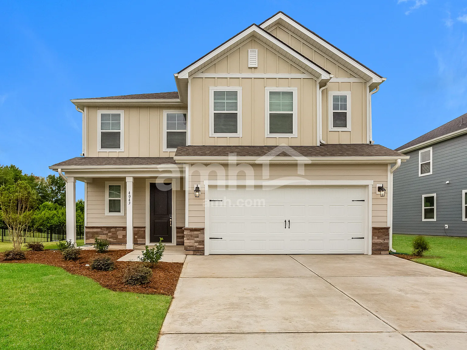4 bed, 2.5 bath, 1784 sqft, $2,525 — Photo 1