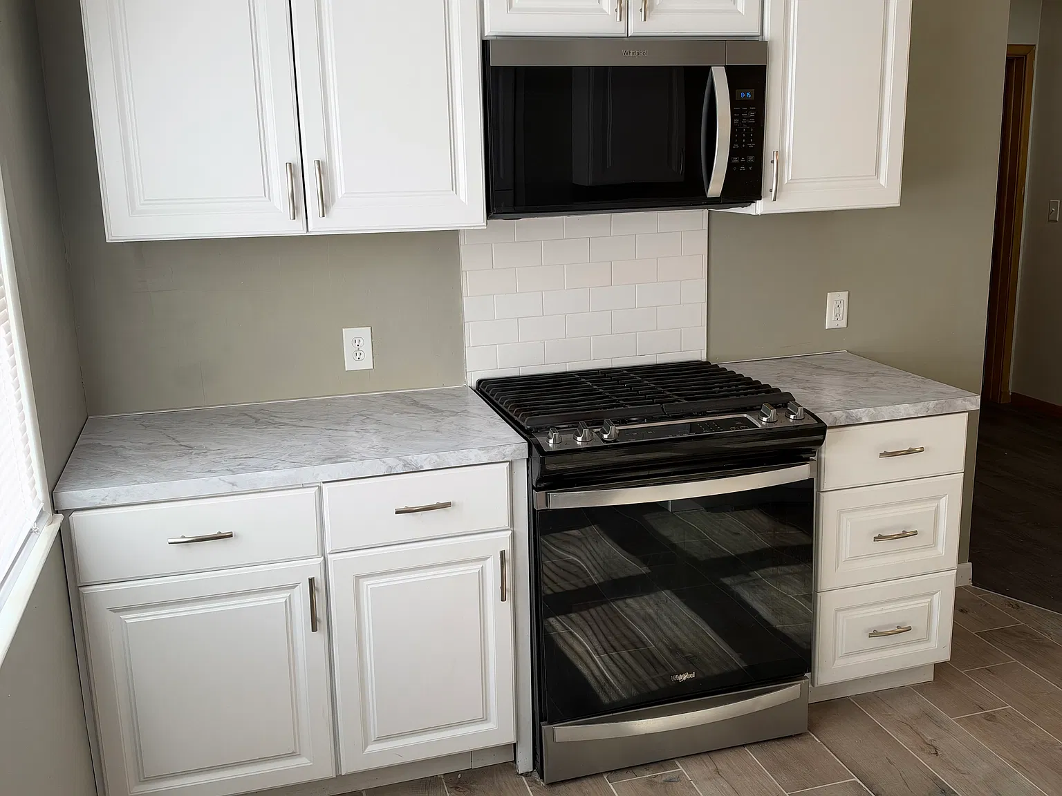 3 bed, 1205 sqft, $1,700 — Photo 2