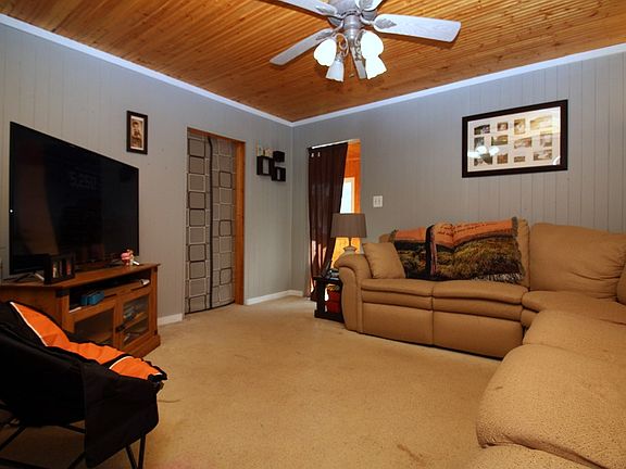 3rd image of 206 Azzara Ave