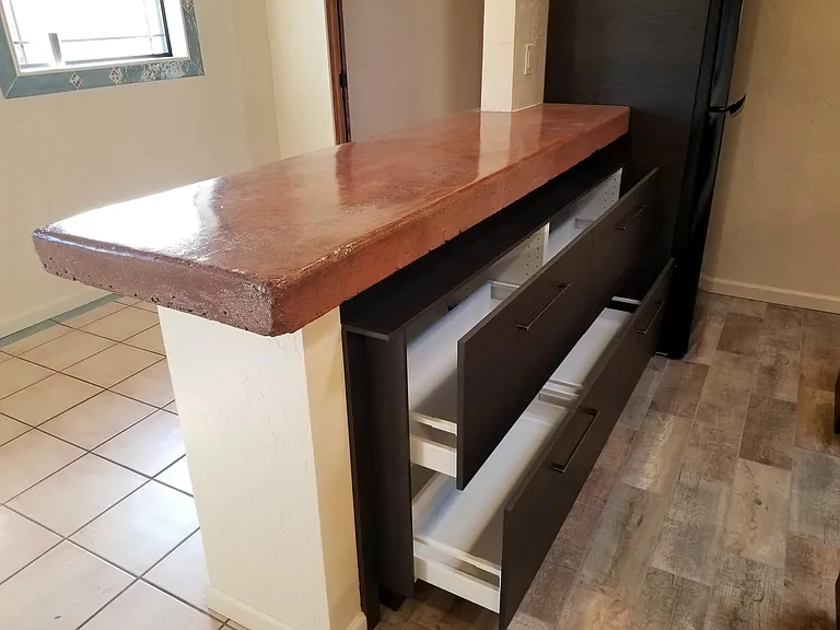 Pullout drawers/storage.