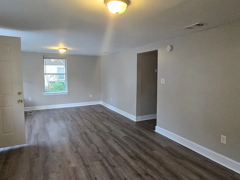 818 E Bolton St #A-B — Photo 14