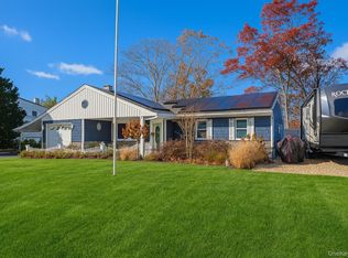 61 Rush St, Port Jefferson Station, NY 11776