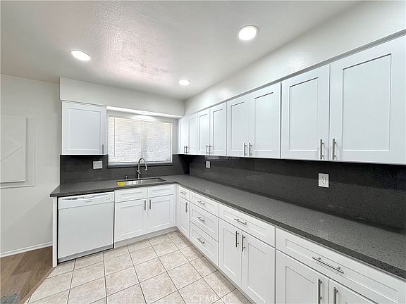 2nd image of 28880 Amersfoot Way