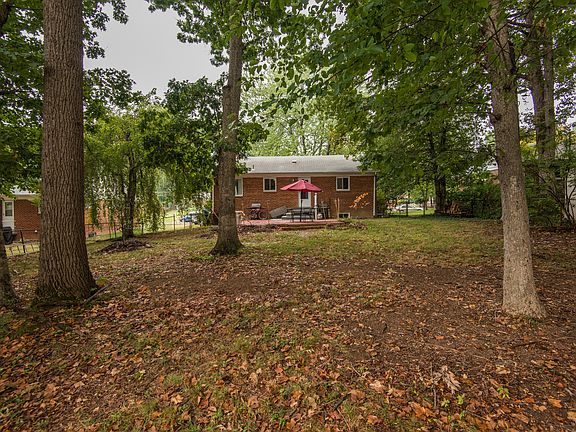 5th image of 3217 Holly Hill Dr