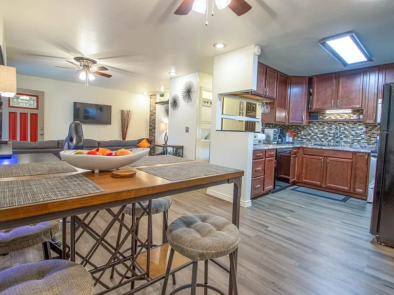 2431 N Humboldt St — Photo 4