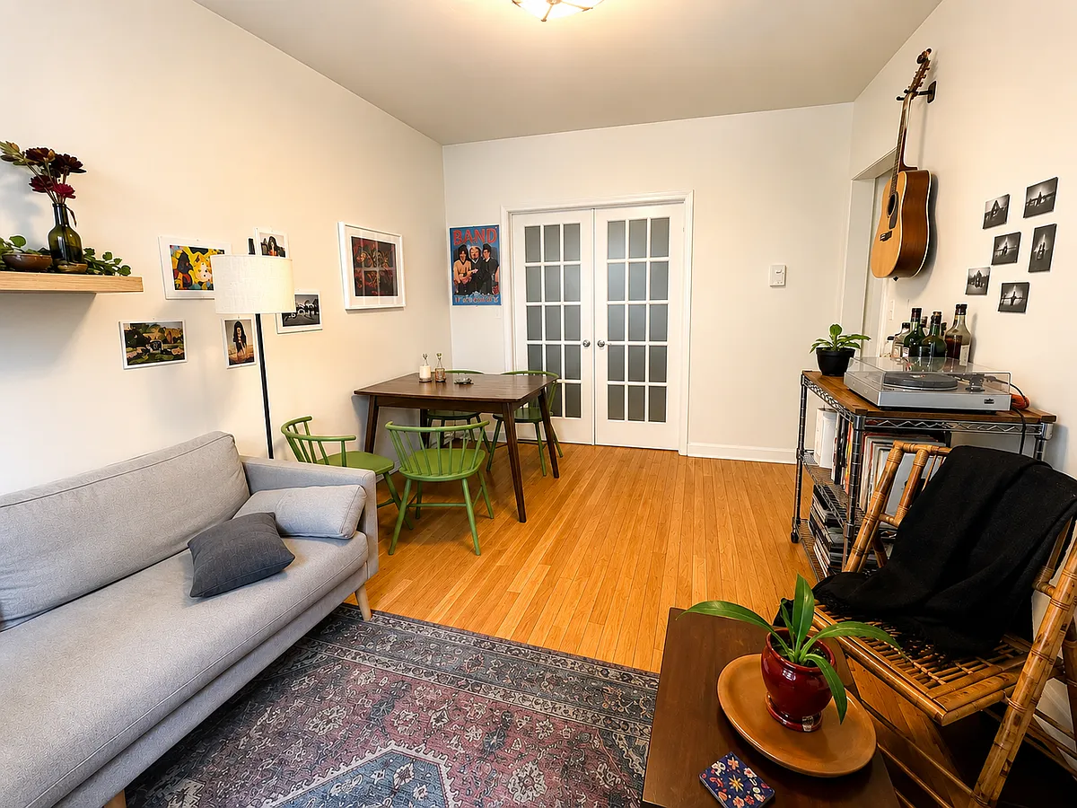 Building Photo - 352 W 46th St #1A
