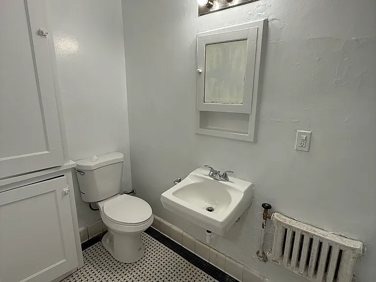 224 Jefferson Ave #3 — Photo 2