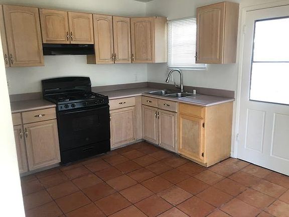 4th image of 15451 Garo St