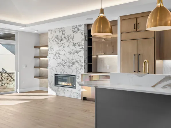 1 Hill Farm Rd #304, North Oaks, MN 55127