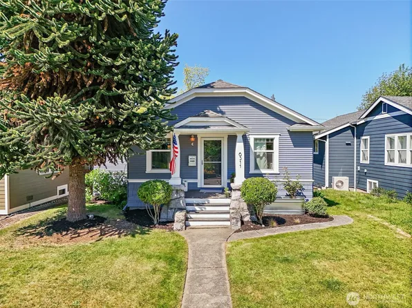 6311 46th Avenue SW, Seattle, WA 98136