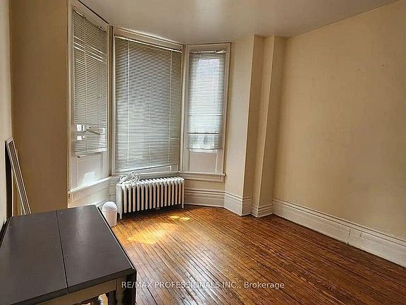 3rd image of 150 Robert St #1