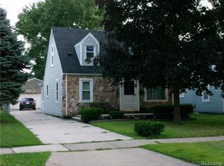 26081 Hanover St, Dearborn Heights, MI 48125