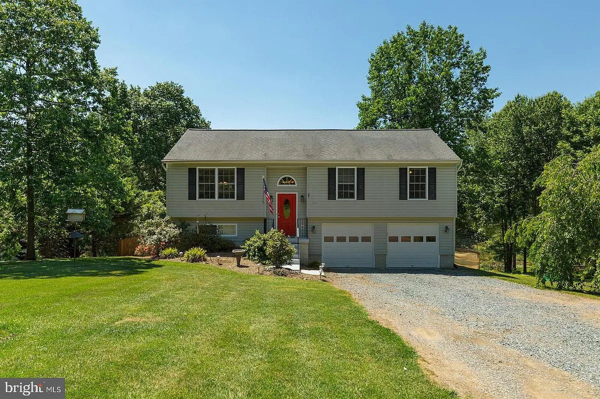 Building Photo - 121 Hilda Dr