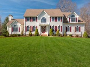 264 Staples Rd, Cumberland, RI 02864