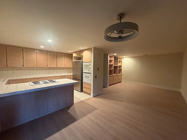 1915 Discovery Village Ln — Photo 14