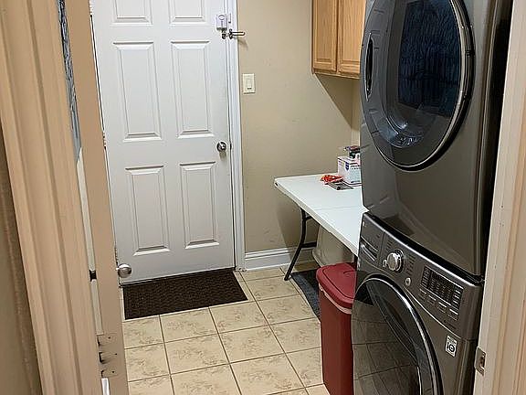 3rd image of 212 Alexander Ln