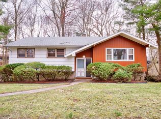 1 Eastbrook Dr, River Edge, NJ 07661