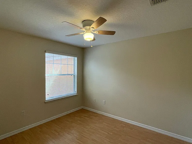 9484 Strongbark Ln — Photo 27
