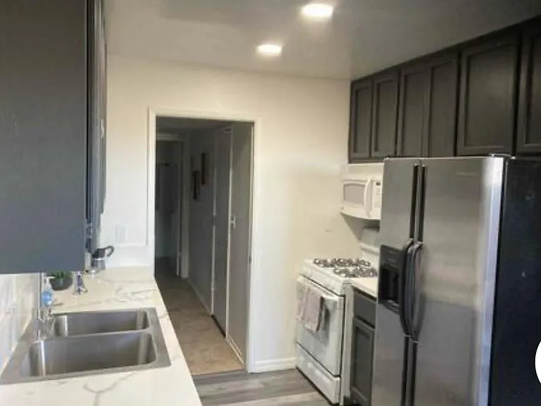 109 S Lilac St — Photo 2