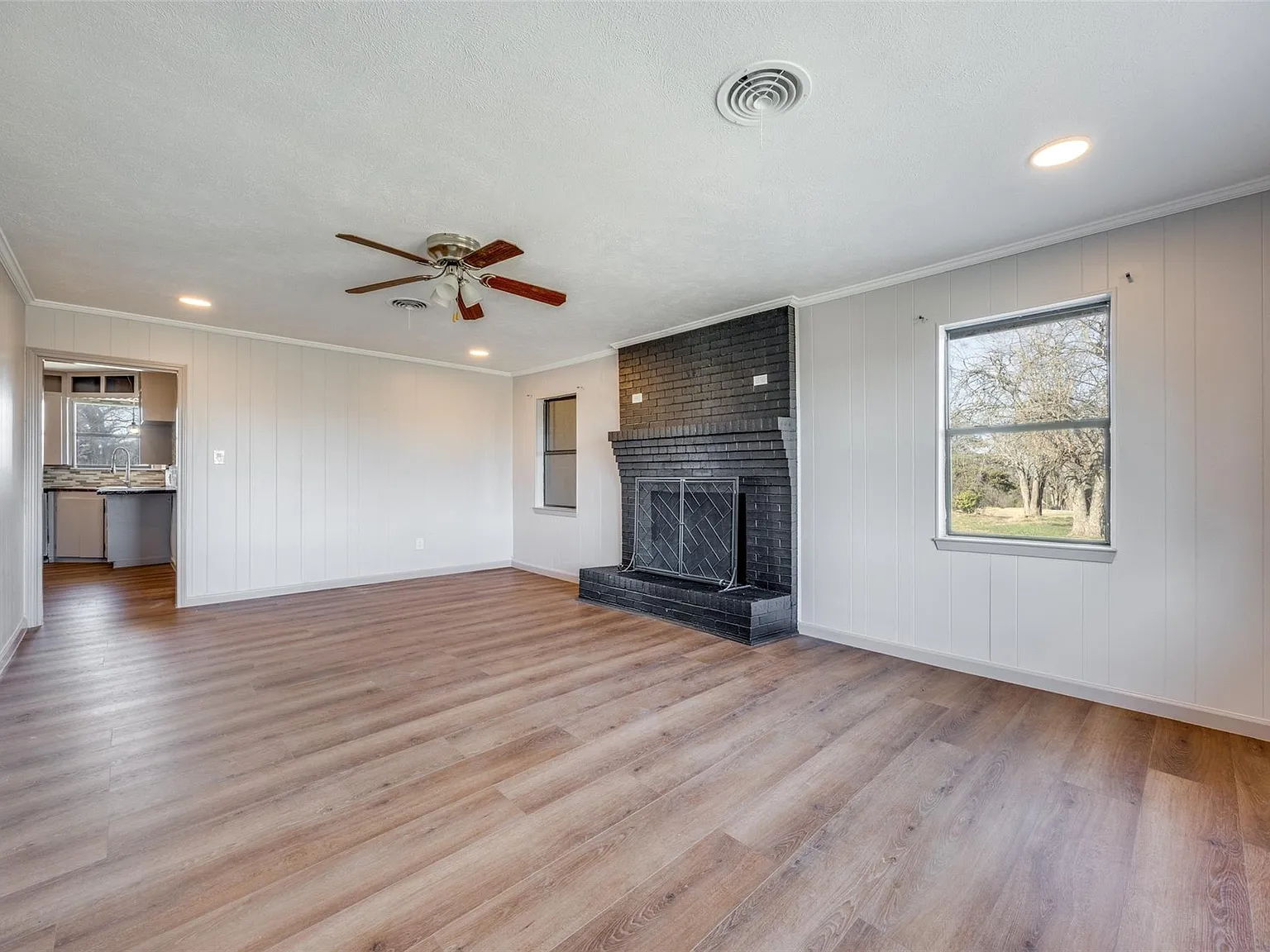 3 bed, 1950 sqft, $1,800 — Photo 3