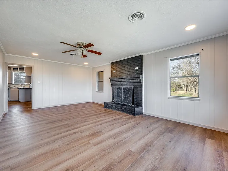 226 Glen Meadows Dr — Photo 3