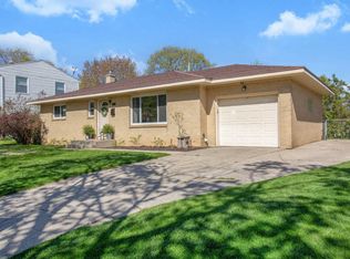 1510 Benjamin Ave NE, Grand Rapids, MI 49505