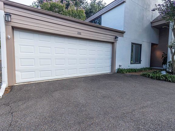 2nd image of 255 Aviva Dr