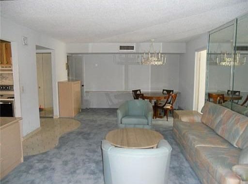 5th image of 70 Piedmont Way #B