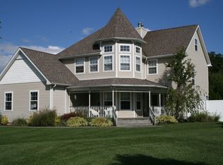 3 E Park Ln, Bayport, NY 11705