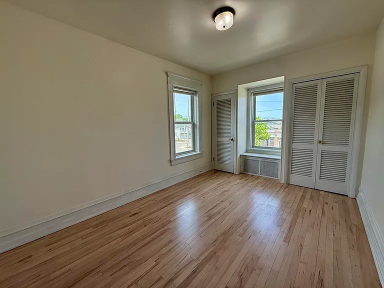 215 N Wisconsin St — Photo 12