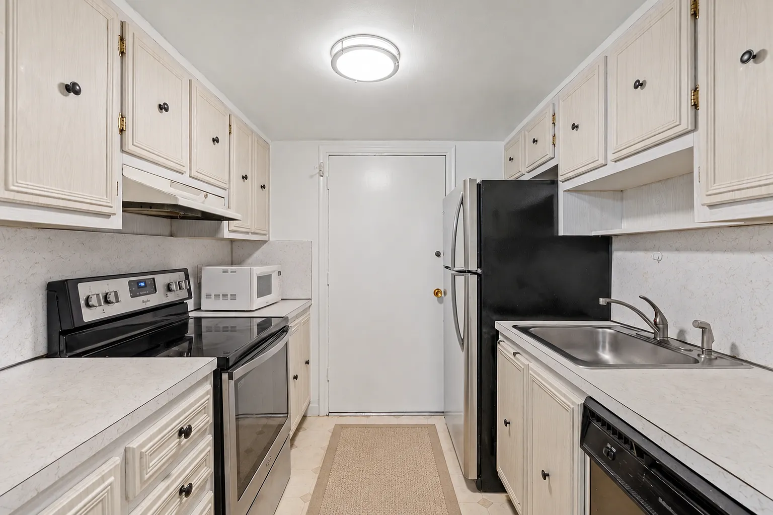 1 bed, 740 sqft, $2,000 — Photo 3