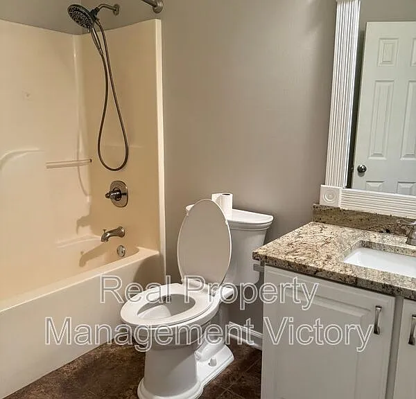 566 Treymoor Lake Cir — Photo 5