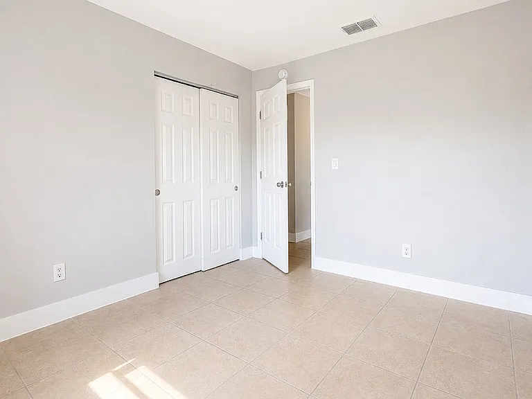 1572 Cypress Dr — Photo 8