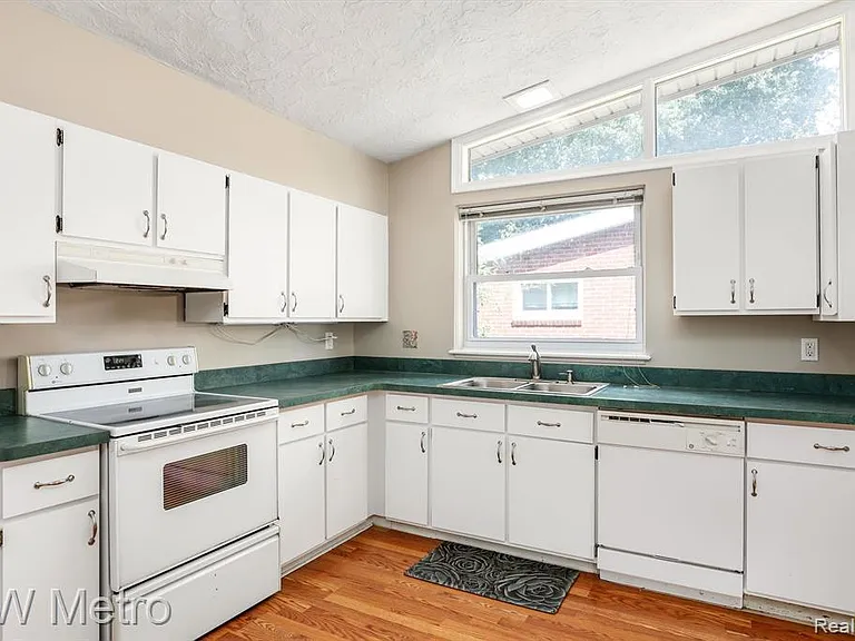 320 W La Salle Ave — Photo 10