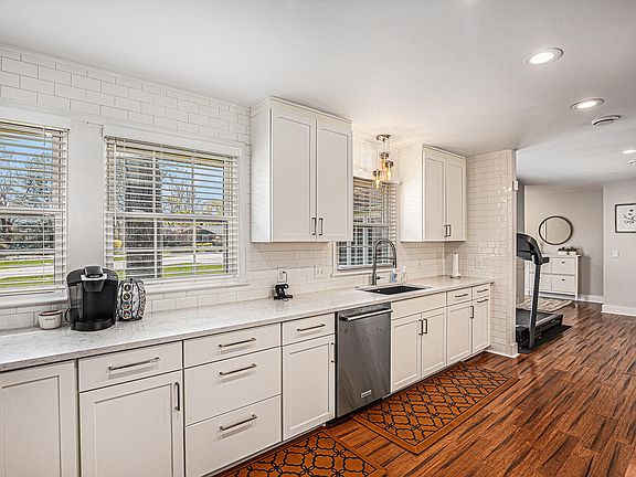 5th image of 4321 Meadowlane Ct