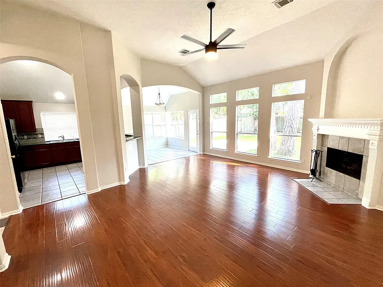 71 E Hobbit Glen Dr — Photo 4