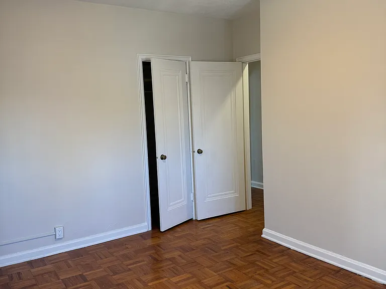 211 S 37th St #204 — Photo 9
