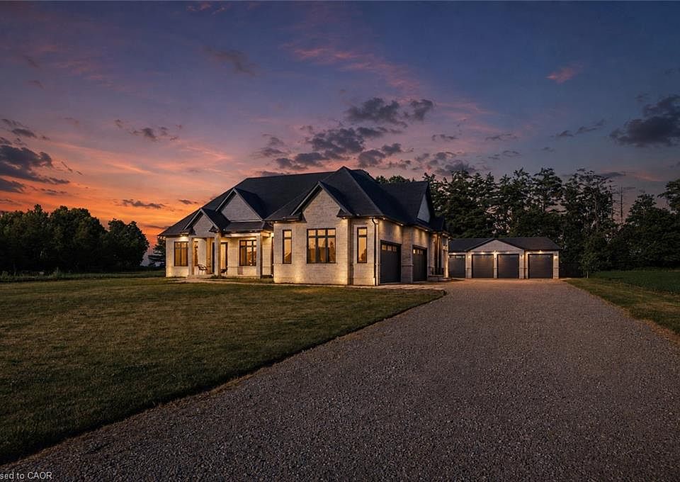 1st image of 2468 Cockshutt Rd
