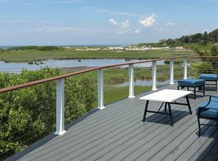 33 Wood Neck Rd W, Falmouth, MA 02540