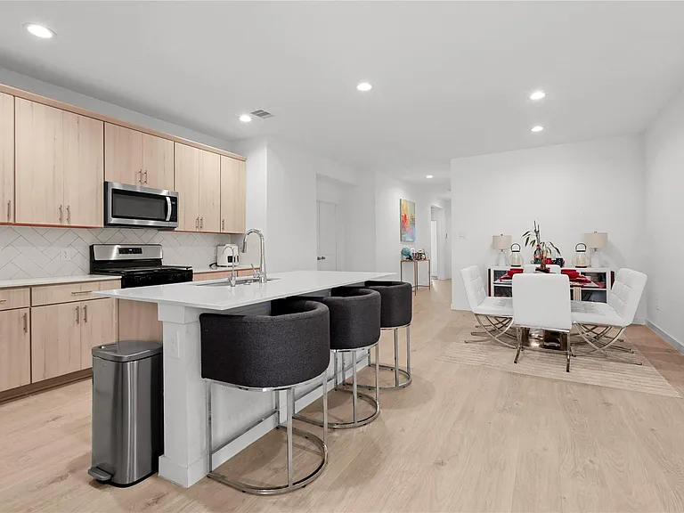2908 Misty Elm Ln — Photo 8