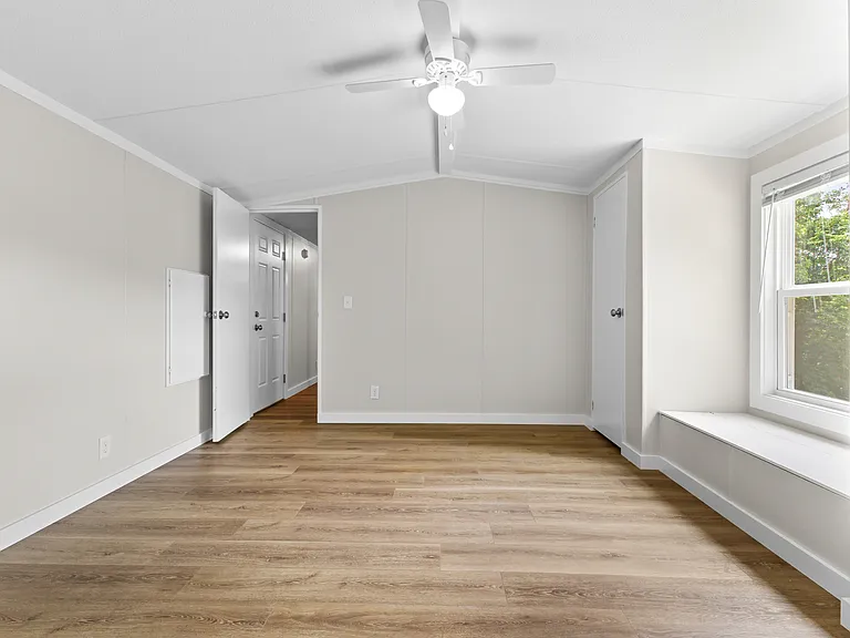 206 Primrose Rd — Photo 16