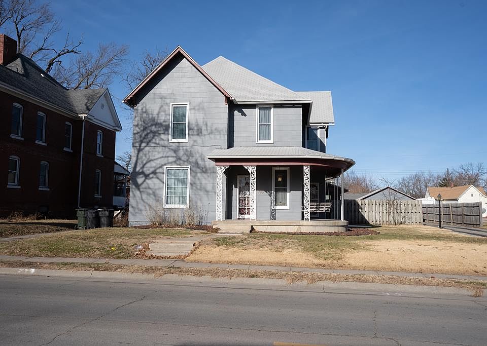 733 W Rollins St, Moberly, MO 65270 Zillow