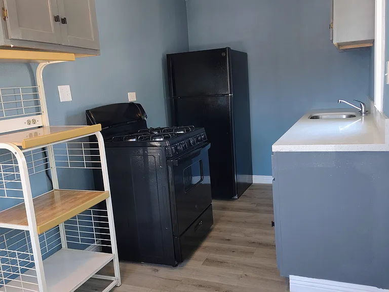 1015 S McBride Ave — Photo 6